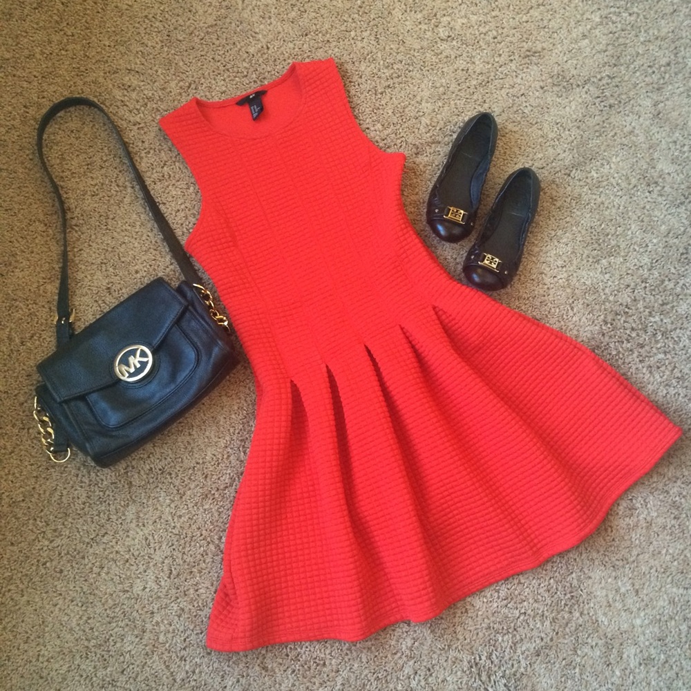 🎉2xHP- textured red drop-waist dress